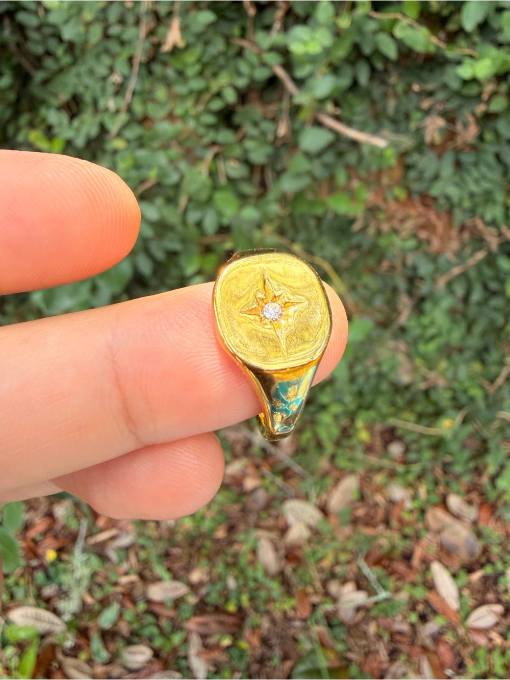 Signet Ring with Star Motif and Center Stone Gold Ring Waterproof - Picture 3 of 10